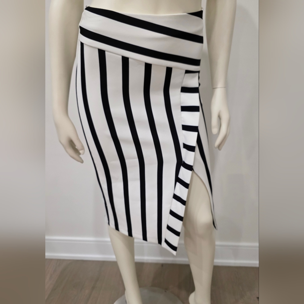 NWT Topshop Black and White Striped Pencil Skirt With Leg Slit US 2